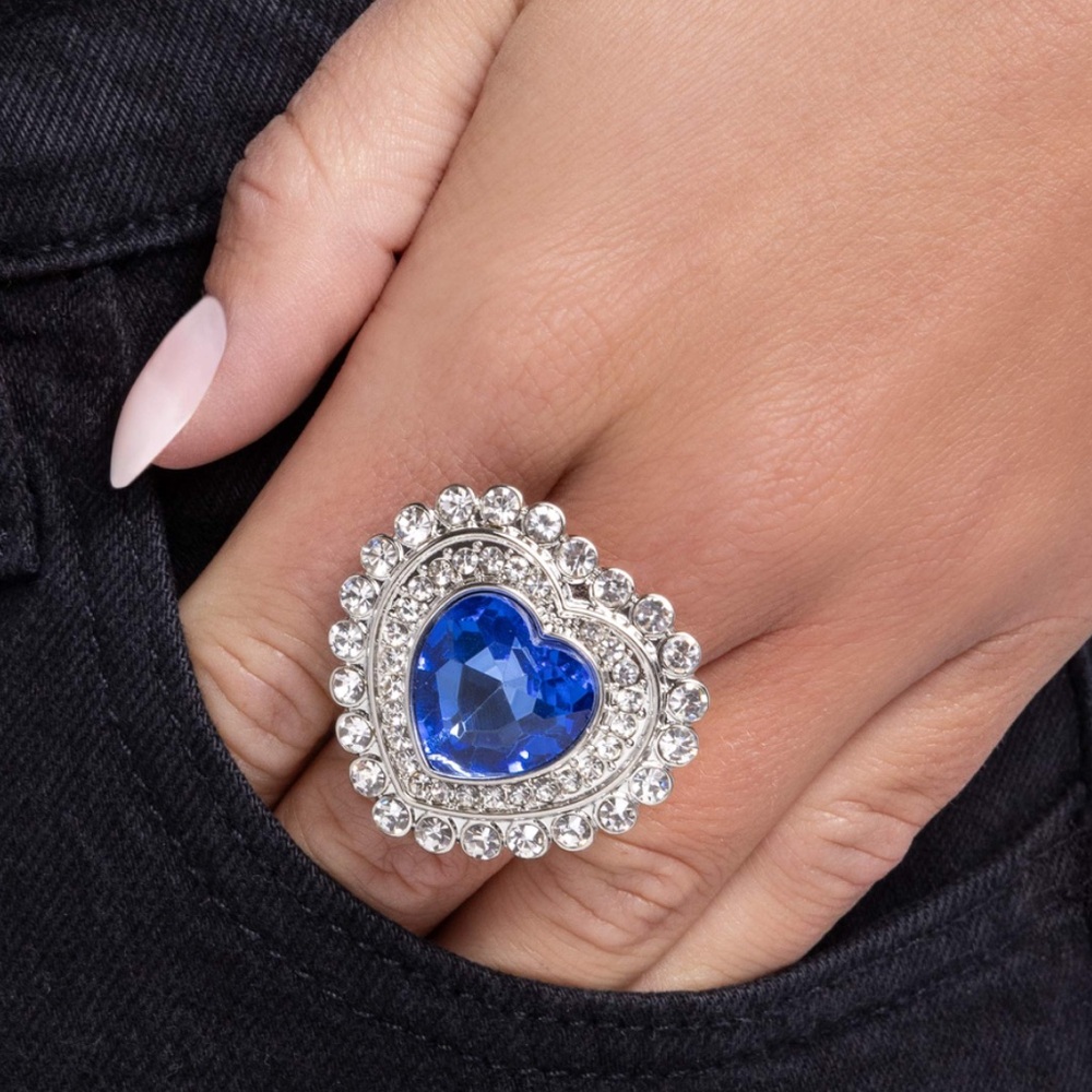 NWT Heart-Shaped Blue & Rhinestones Ring